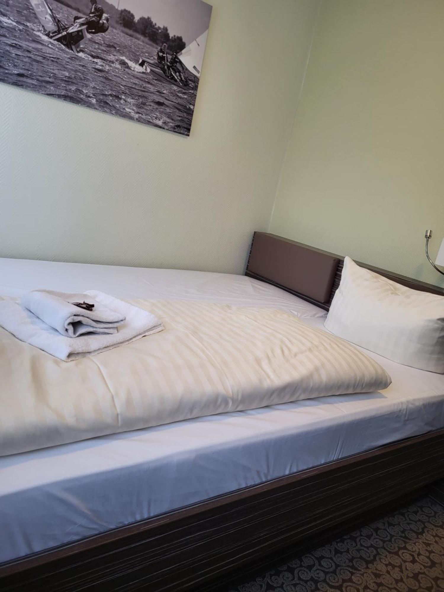 Hotel Bootshaus à Bedekaspel Extérieur photo